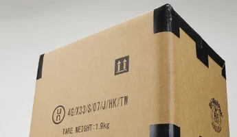 危険物梱包容器（UNカートン）